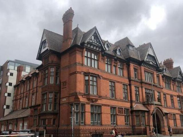 House for rent in Calderstones