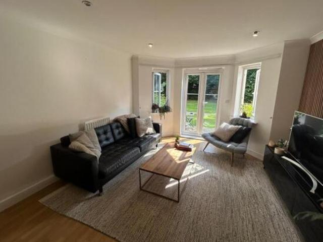 Apartment for rent in Westborough, Surrey