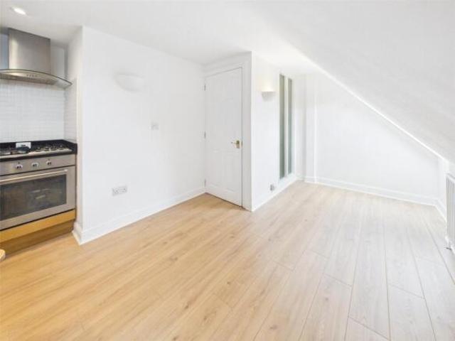 Apartment for rent in Twickenham, Greater London
