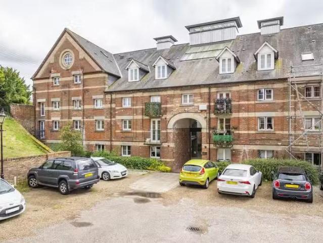 Apartment for rent in Chelmondiston, Suffolk