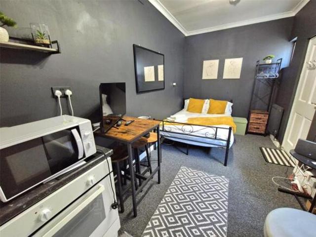 Apartment for rent in Holbrooks, West Midlands