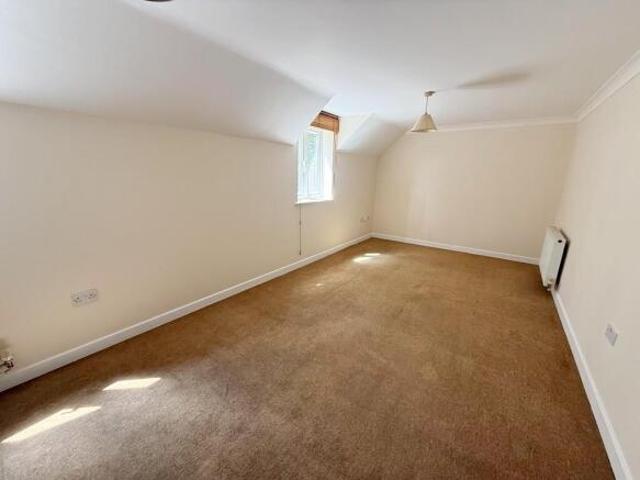 Apartment for rent in Maidenhall, Key Street