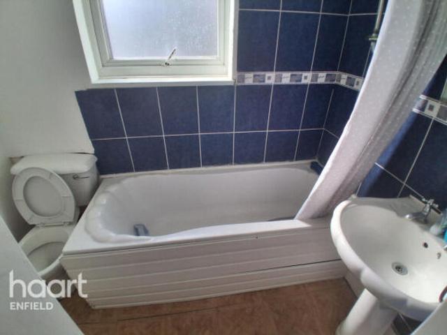 Apartment for rent in Enfield, Greater London