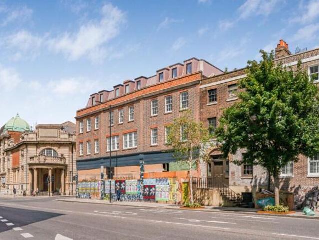 Apartment for rent in Cat Hill, England