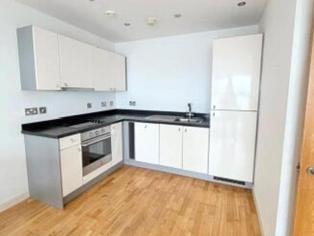 Apartment for rent in Cat Hill, England