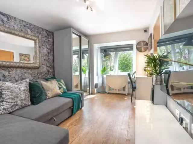 Apartment for rent in Westborough, Surrey
