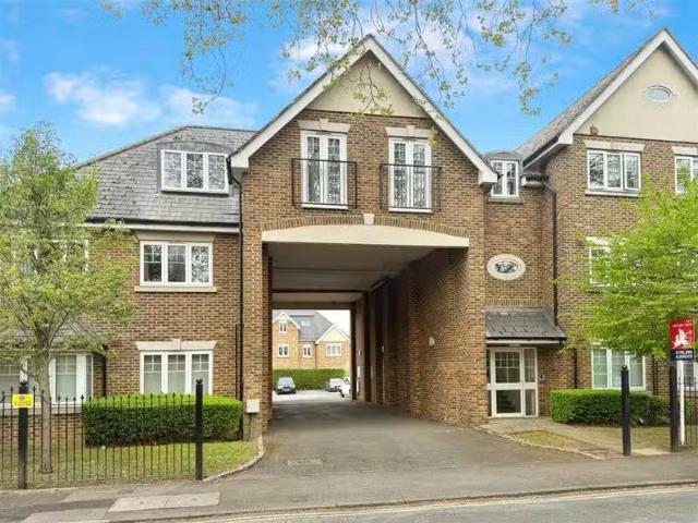 Apartment for rent in Horsell, Woking