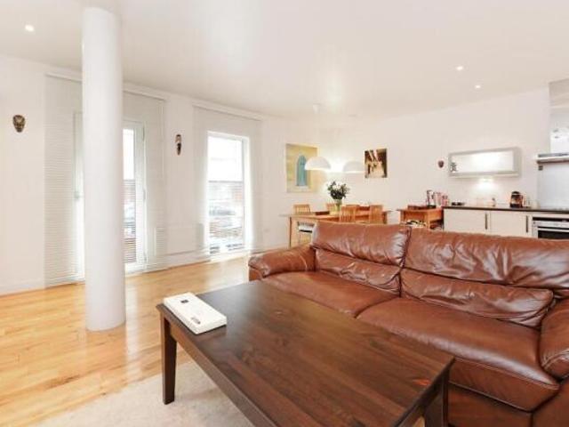 Apartment for rent in South Lane, West Yorkshire