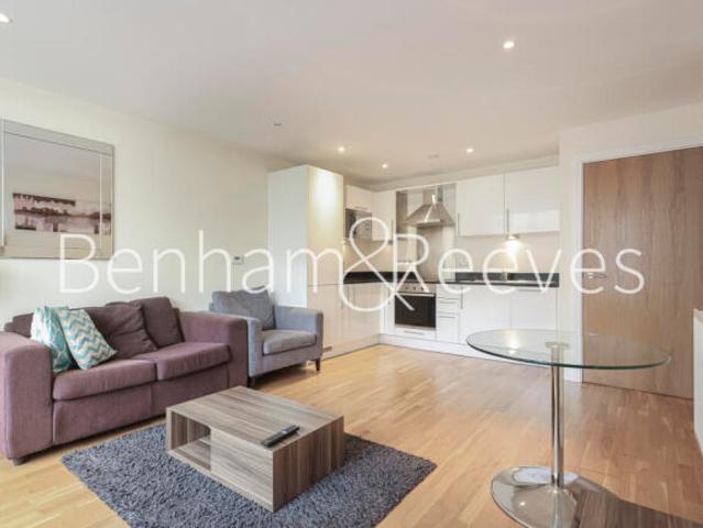 Apartment for rent in Canary Wharf, Greater London