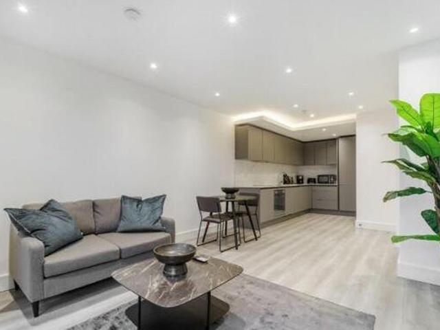 House for rent in Brentford End, Greater London