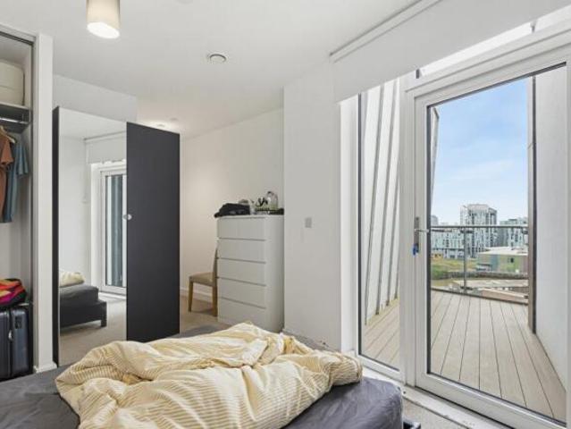 Apartment for rent in Cat Hill, England