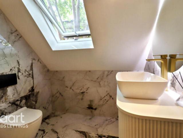Apartment for rent in Lady Wood, Leeds