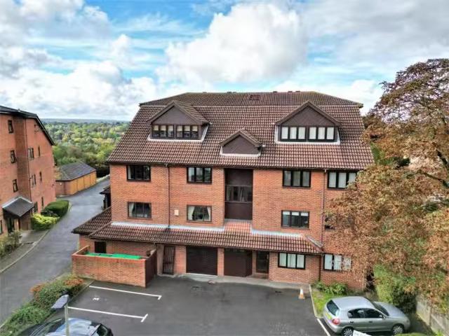 Apartment for rent in Bickley, Shortlands
