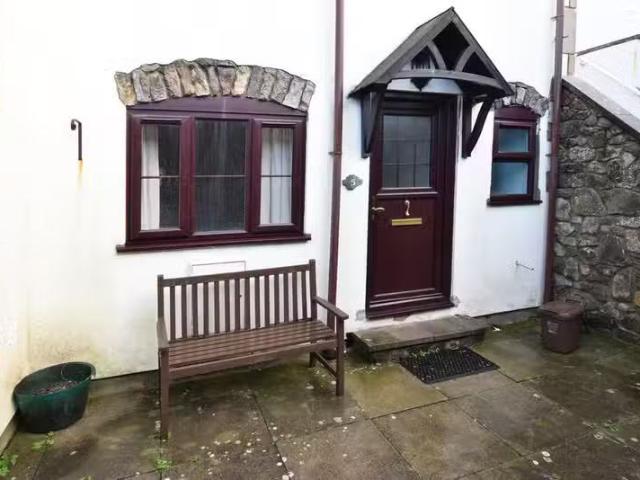 Apartment for rent in Whetstone, Pinfold