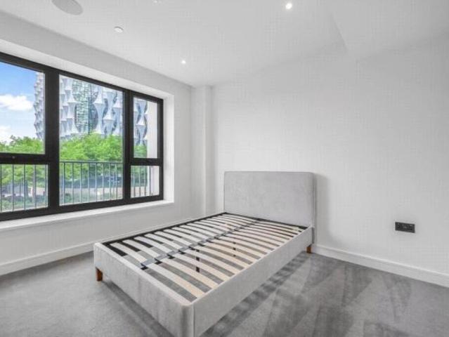 Apartment for rent in Cat Hill, England