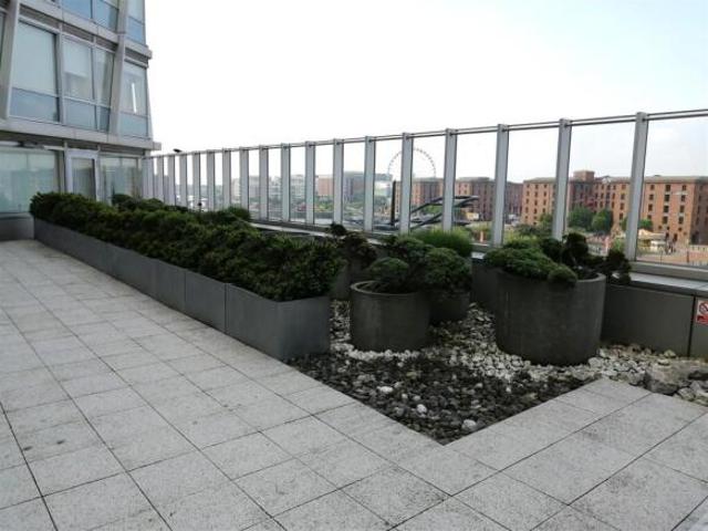 Apartment for rent in Waterfront, Calderstones