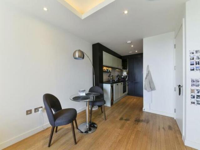 Apartment for rent in Wapping, Greater London
