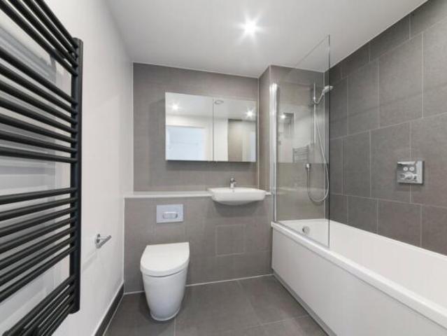 Apartment for rent in Cat Hill, England