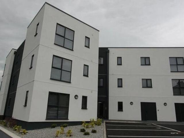 House for rent in Follaton, Strode