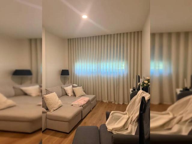 Apartamento alugar em Conjunto Urbano da Ribeira, Porto
