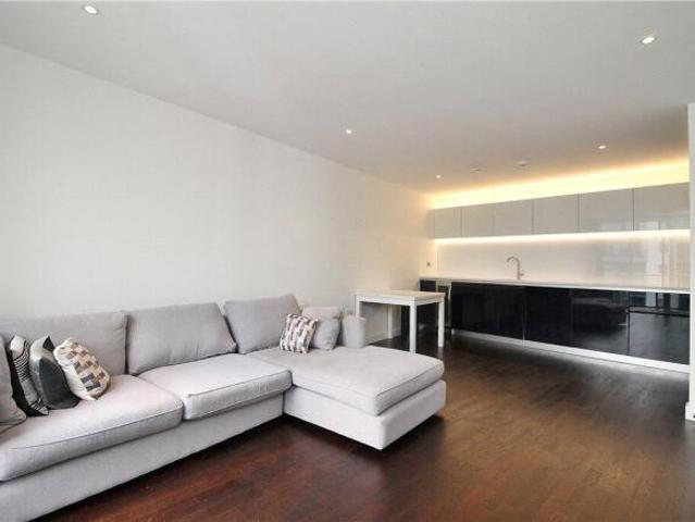 Apartment for rent in Brentford End, Greater London