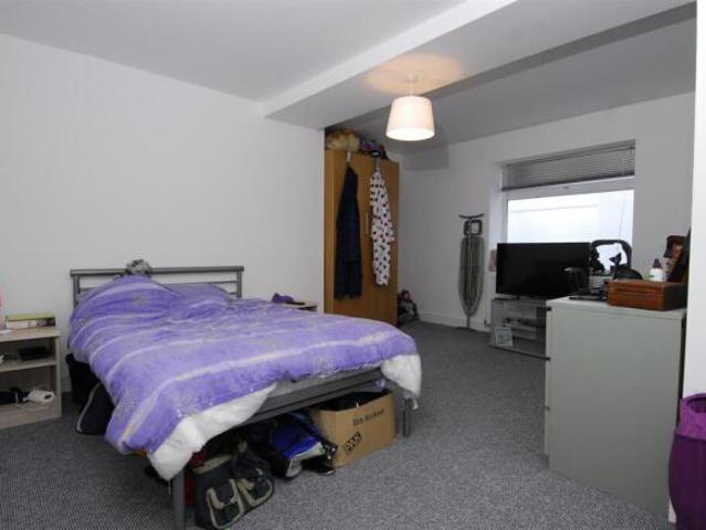 Apartment for rent in South Lane, West Yorkshire