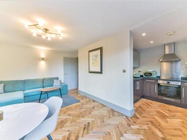 Apartment for rent in Cat Hill, England