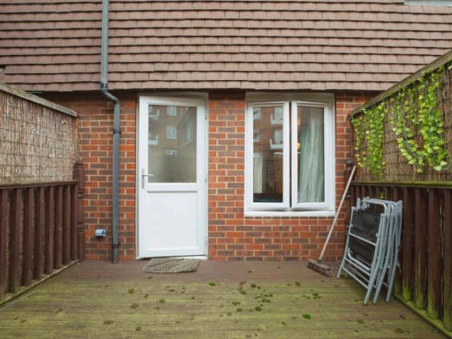 Apartment for rent in Cat Hill, England