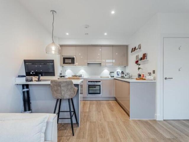 Apartment for rent in St Albans, Five Acres