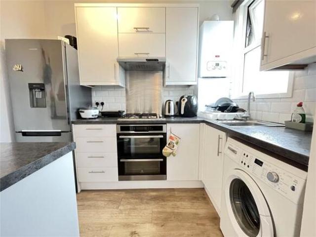 Apartment for rent in Cat Hill, England