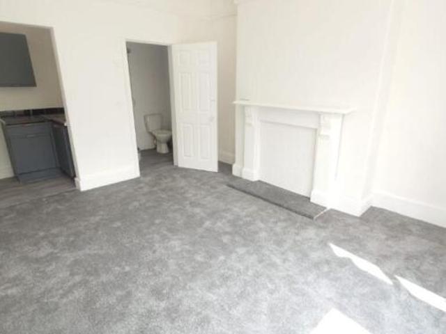 Apartment for rent in South Lane, West Yorkshire