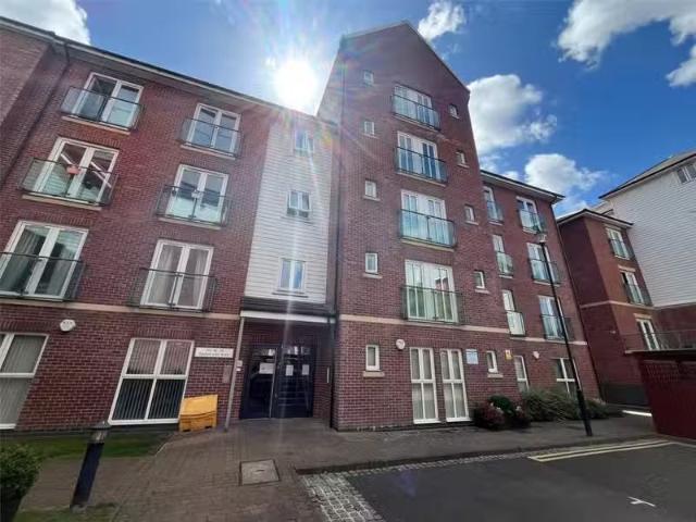 Apartment for rent in Hough Green, Two Mills