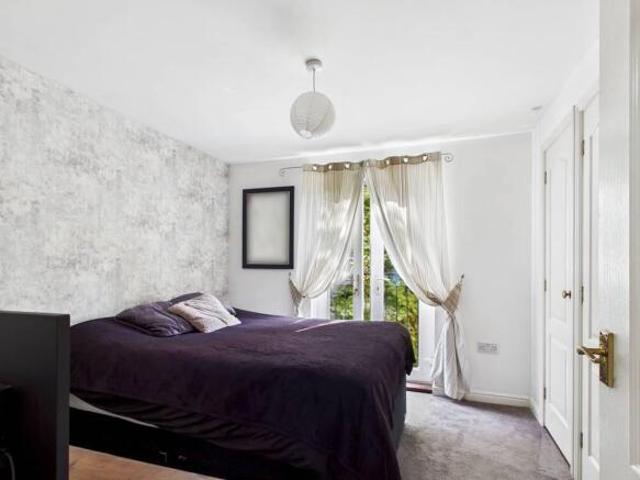 Apartment for rent in Maidenhall, Key Street