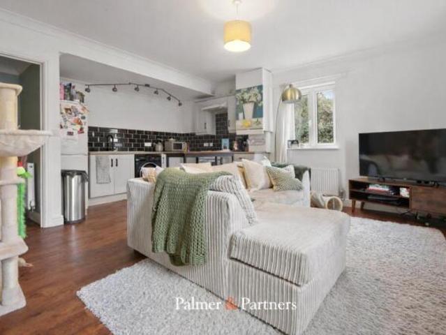 Apartment for rent in Maidenhall, Key Street