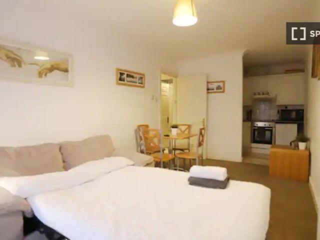Apartment to rent in Bluebell, North Tipperary