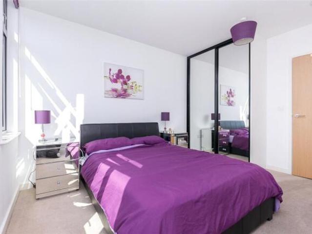 Apartment for rent in Cat Hill, England