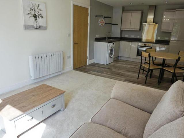 Apartment for rent in Cardiff Bay, Falcon Lodge