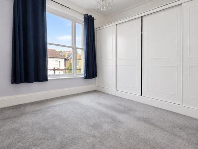 Apartment for rent in Cat Hill, England