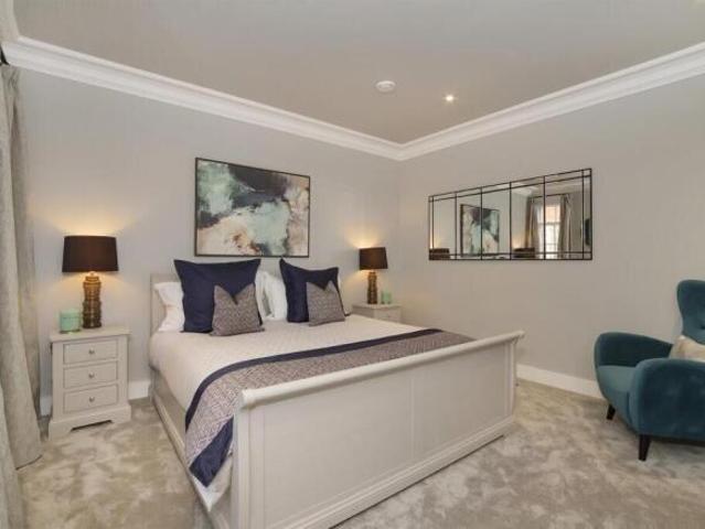 Apartment for rent in Cat Hill, England