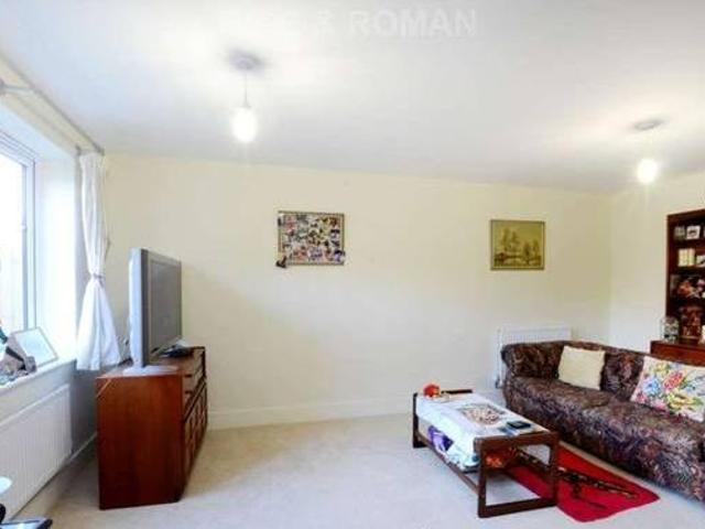 House for rent in Surrey