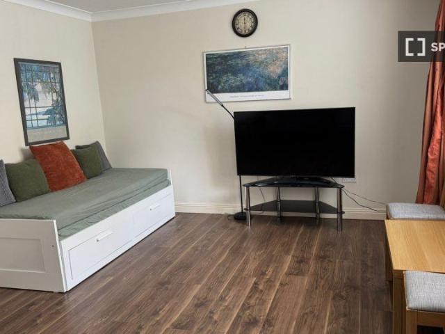 Apartment to rent in Bluebell, North Tipperary