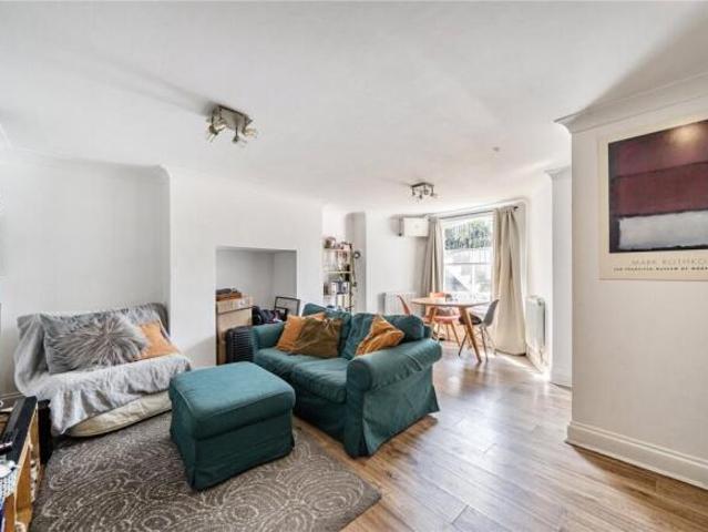 Apartment for rent in Cat Hill
