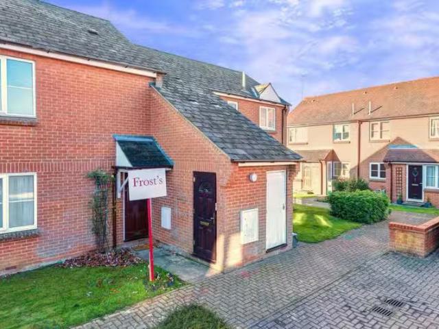 Apartment for rent in Five Acres, Hertfordshire