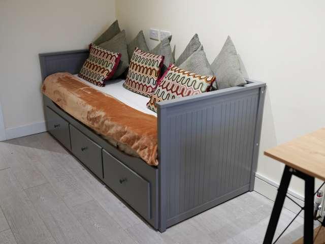 Apartment for rent in West Bedfont, Lower Halliford