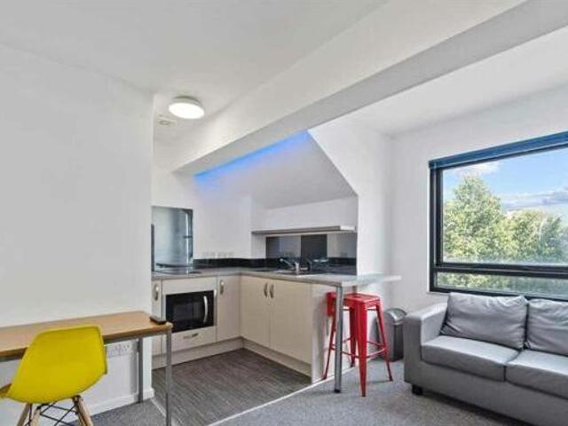 House for rent in Follaton, Strode