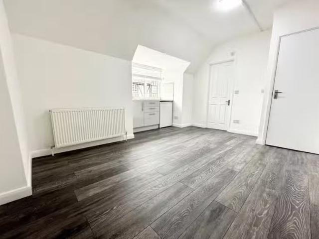 Apartment for rent in Petts Wood, Greater London