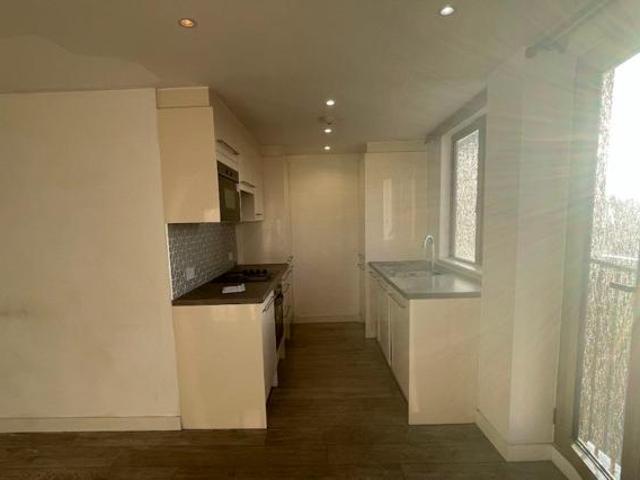 House for rent in Surrey