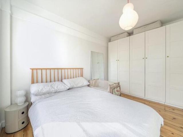 Apartment for rent in Cat Hill, England