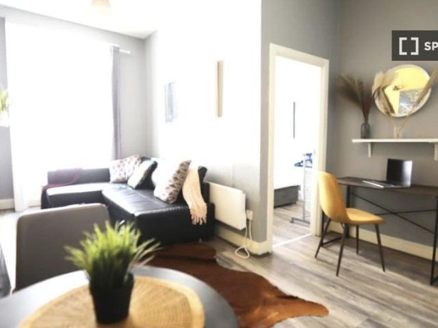 Apartment to rent in Bluebell, North Tipperary