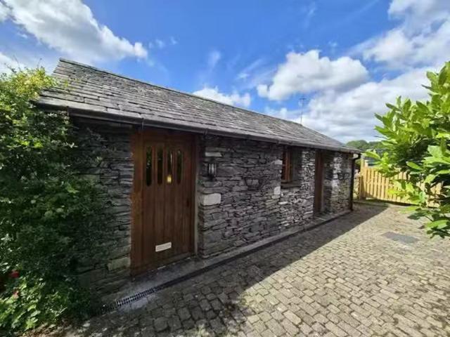 Apartment for rent in Wood Broughton, Field Broughton
